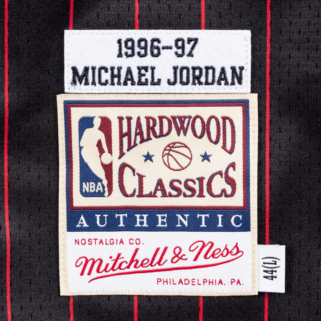 Michael Jordan Chicago Bulls 1996-97 Authentic Alternate Jersey
