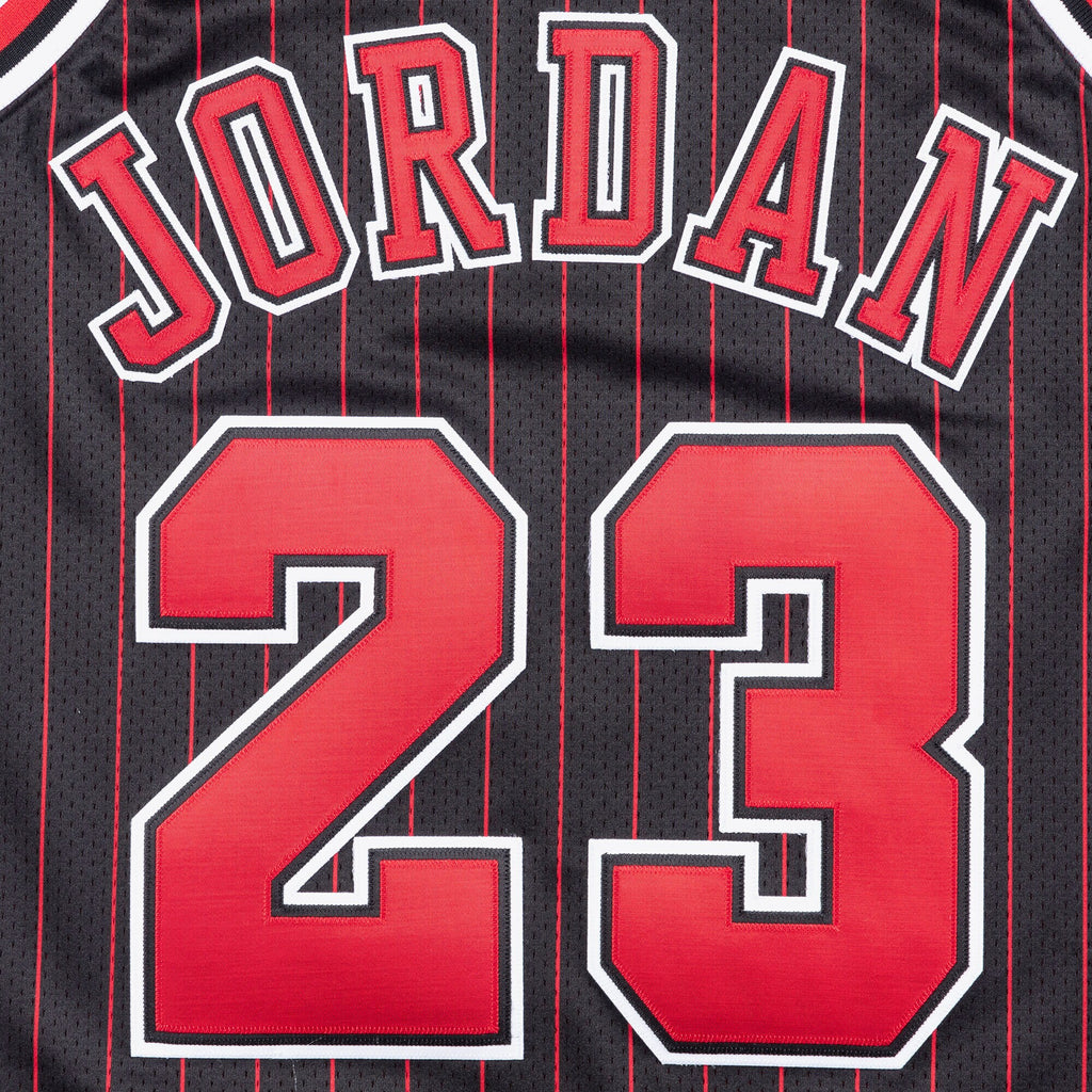Michael Jordan Chicago Bulls 1996-97 Authentic Alternate Jersey